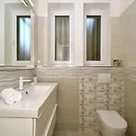 Zagrebacka 13 *