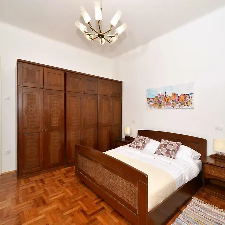 Zagrebacka 13 Split