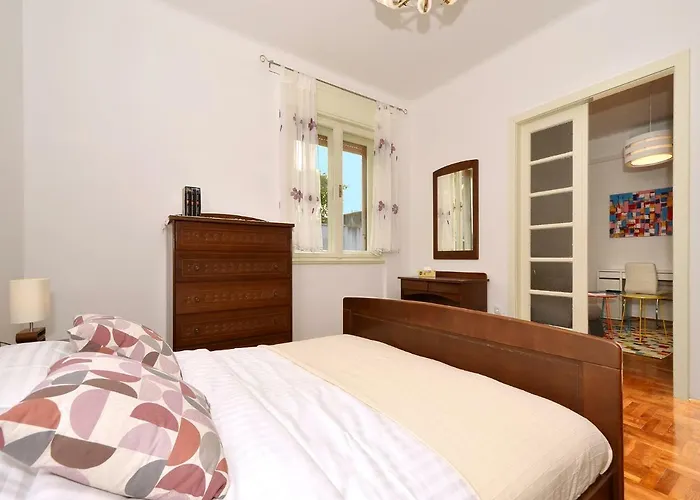 Zagrebacka 13 * Сплит